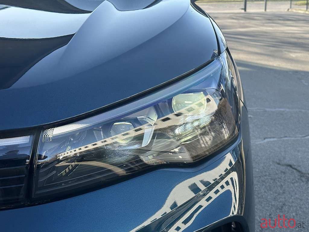 2024' Volkswagen Tiguan photo #3