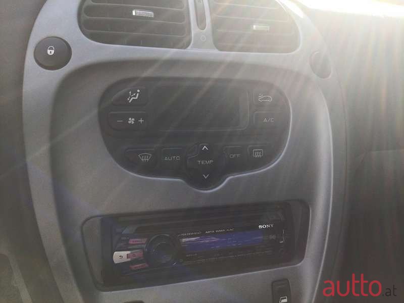 2004' Citroen Xsara Picasso photo #6