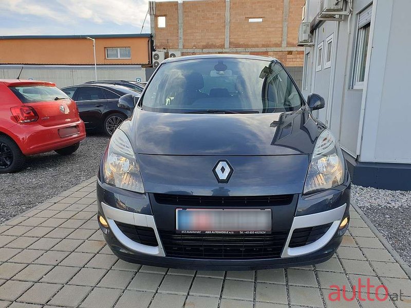 2009' Renault Megane photo #2