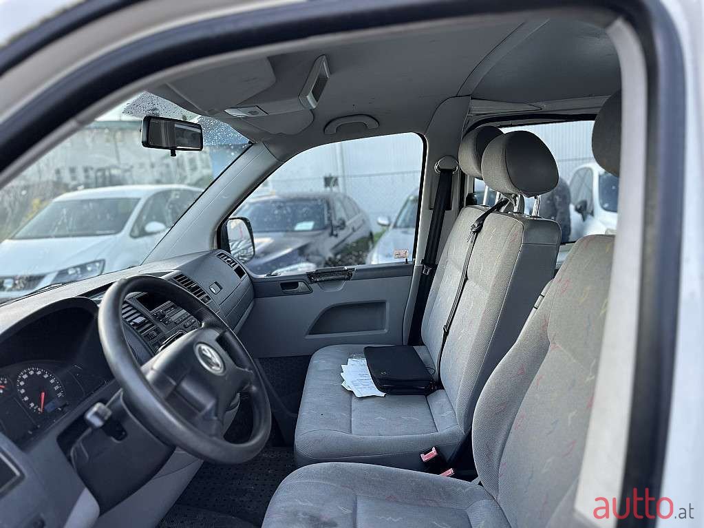 2005' Volkswagen T5 photo #6