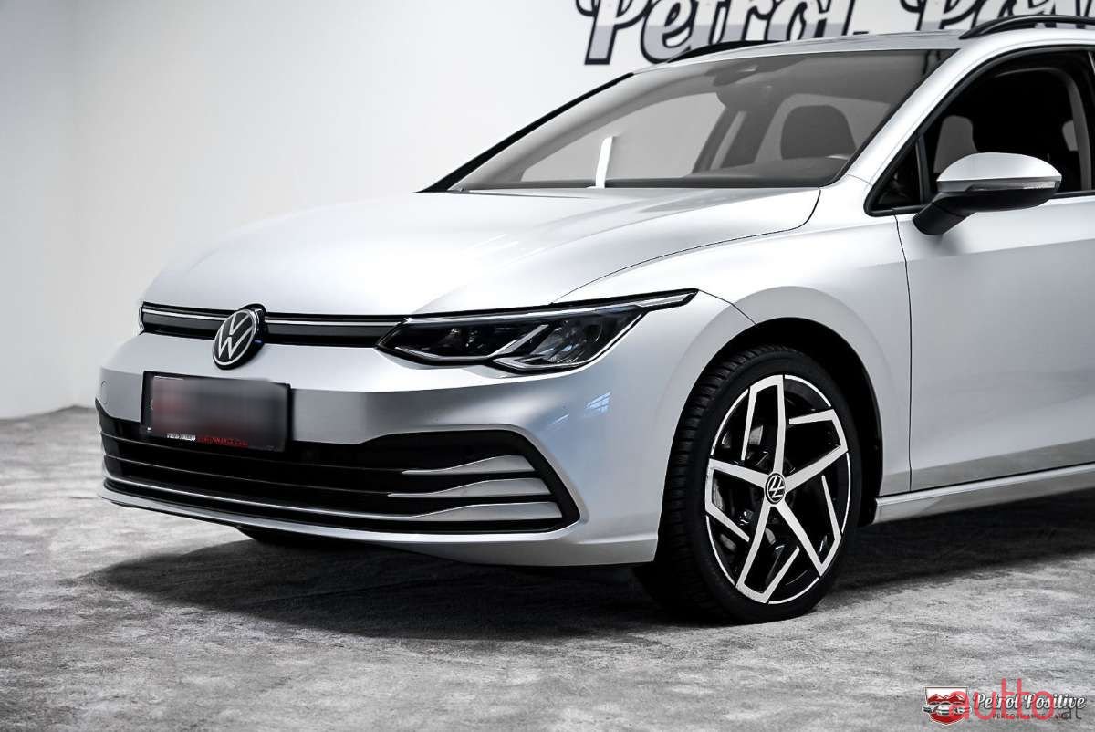 2023' Volkswagen Golf photo #5