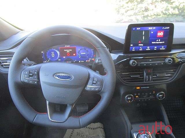 2022' Ford Kuga photo #6