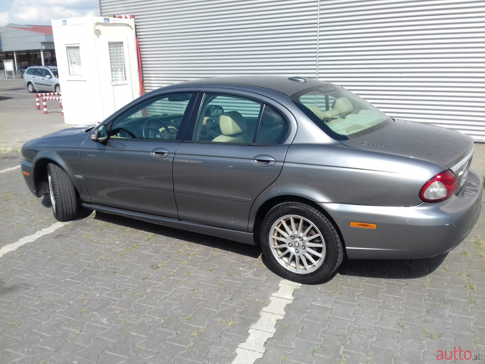 2008' Jaguar X-Type photo #6