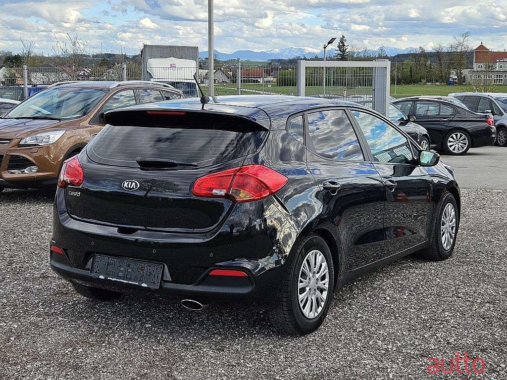 2013' Kia Ceed photo #4