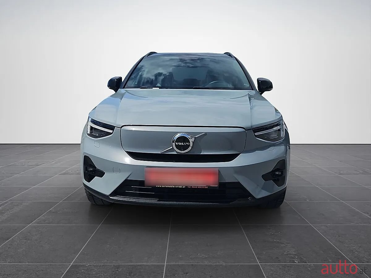 2024' Volvo XC40 photo #1