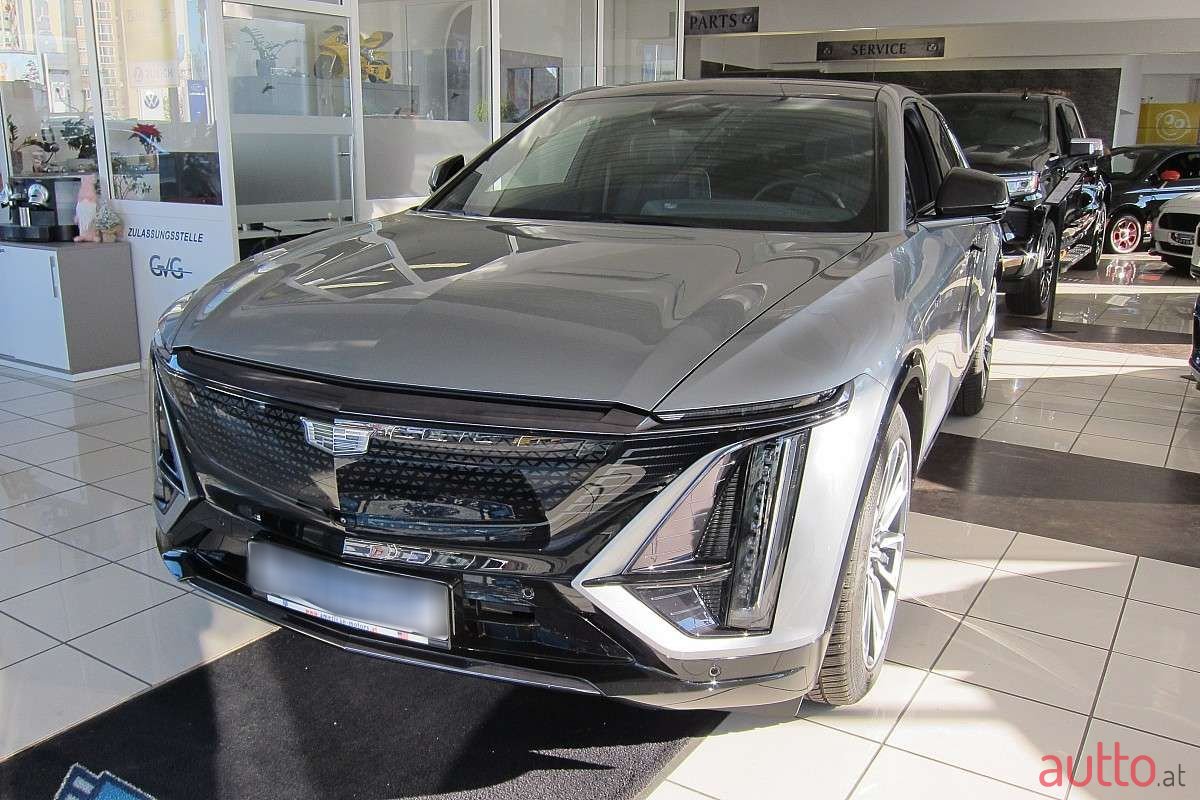 2024' Cadillac Lyriq photo #3