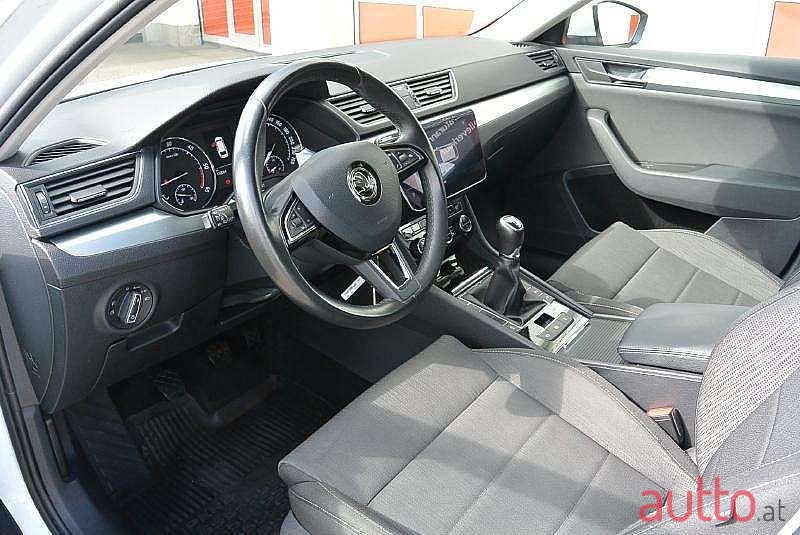 2017' Skoda Superb photo #4
