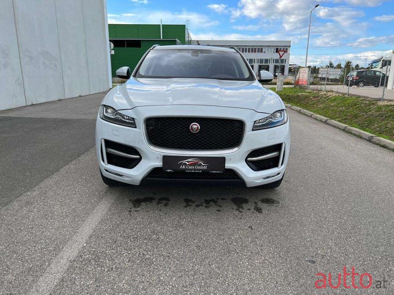 2016' Jaguar F-Pace photo #3