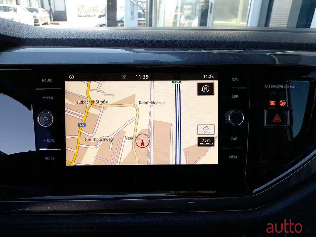 2018' Volkswagen Polo photo #5