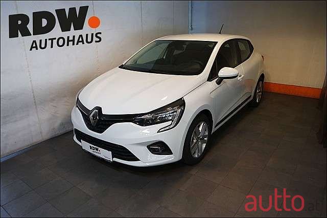 2022' Renault Clio photo #1