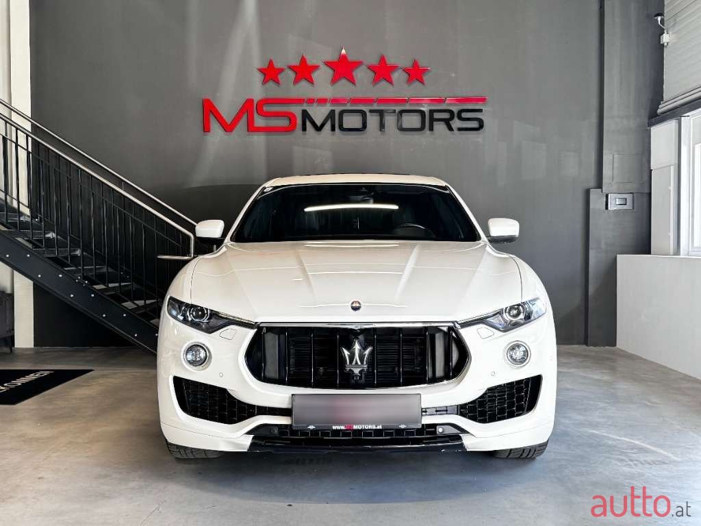 2016' Maserati Levante photo #4