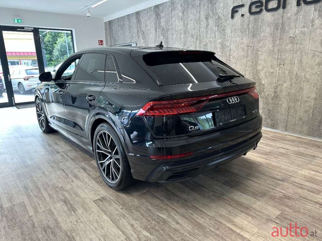 2019' Audi Q8 photo #4