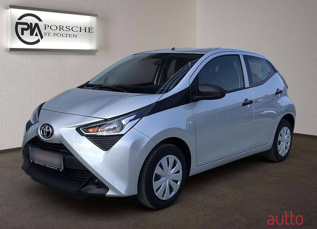 2021' Toyota Aygo photo #2