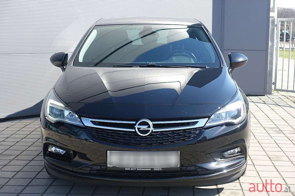 2018' Opel Astra photo #2