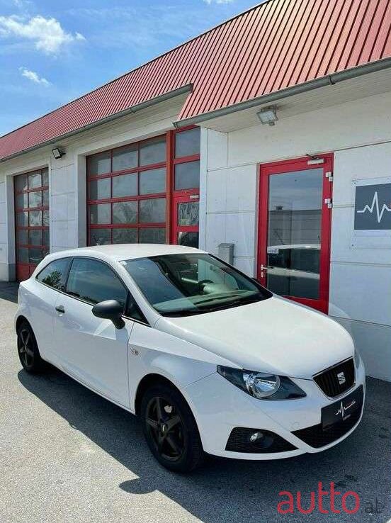 2010' SEAT Ibiza photo #1