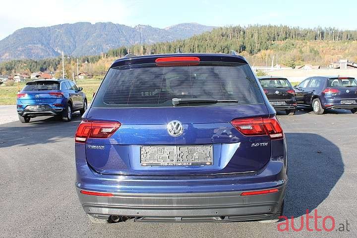 2016' Volkswagen Tiguan photo #6