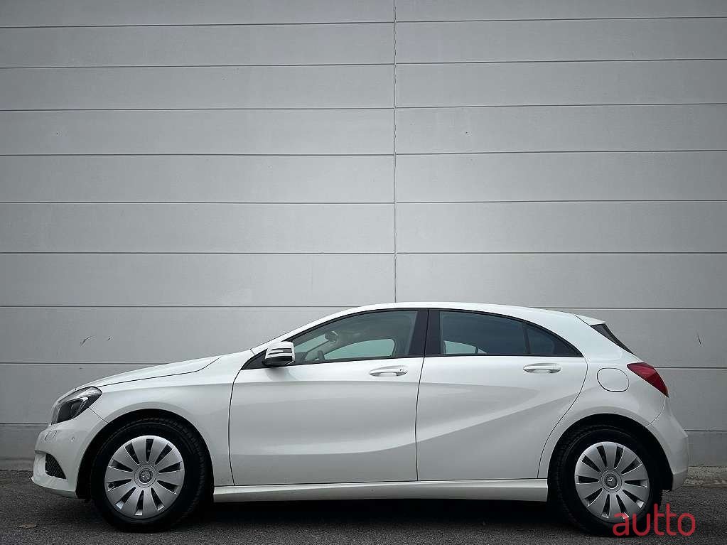 2013' Mercedes-Benz A-Klasse photo #6