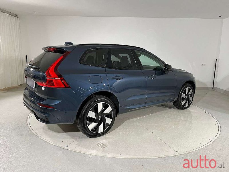 2023' Volvo XC60 photo #6