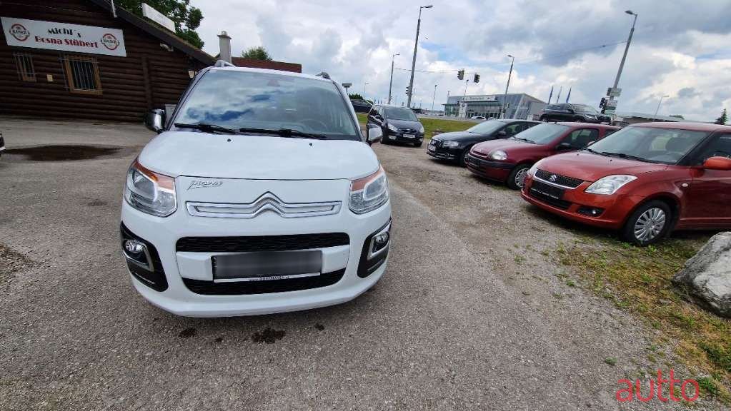 2013' Citroen C3 Picasso photo #1