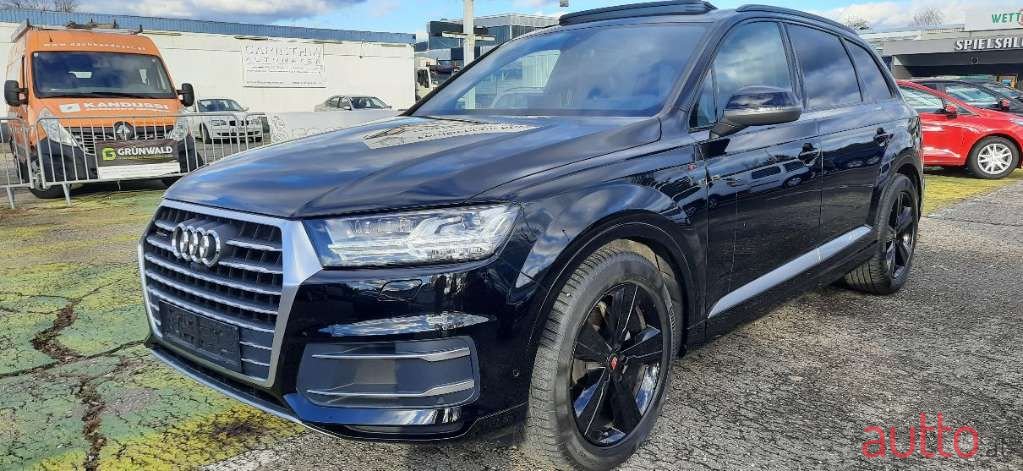 2015' Audi Q7 photo #5
