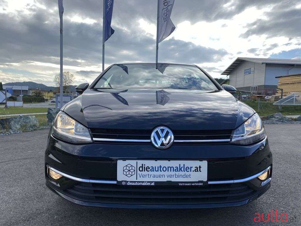 2018' Volkswagen Golf photo #3