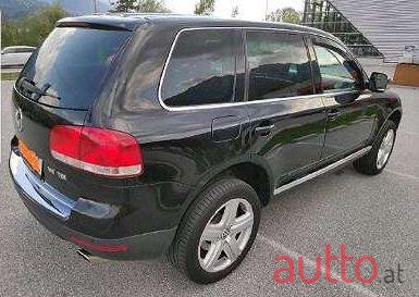 2005' Volkswagen Touareg photo #1