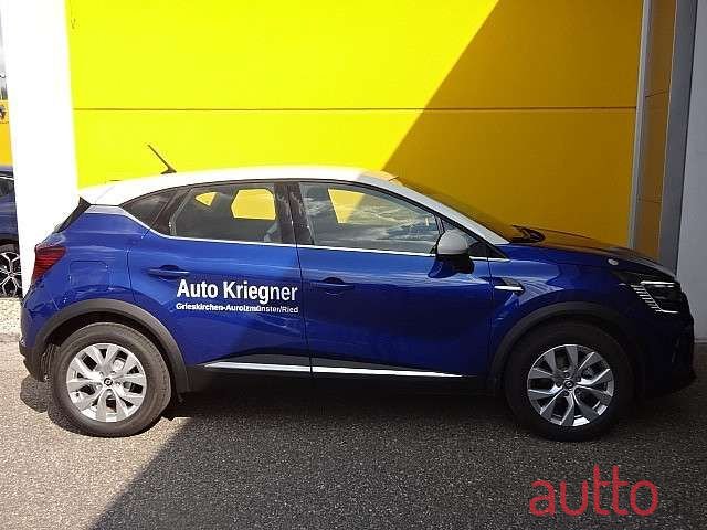 2022' Renault Captur photo #2