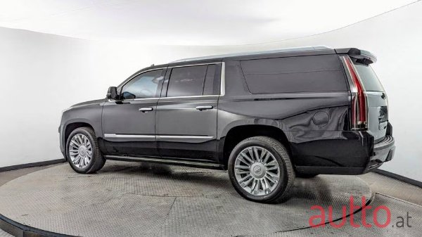 2016' Cadillac Escalade ESV PLATINUM photo #2