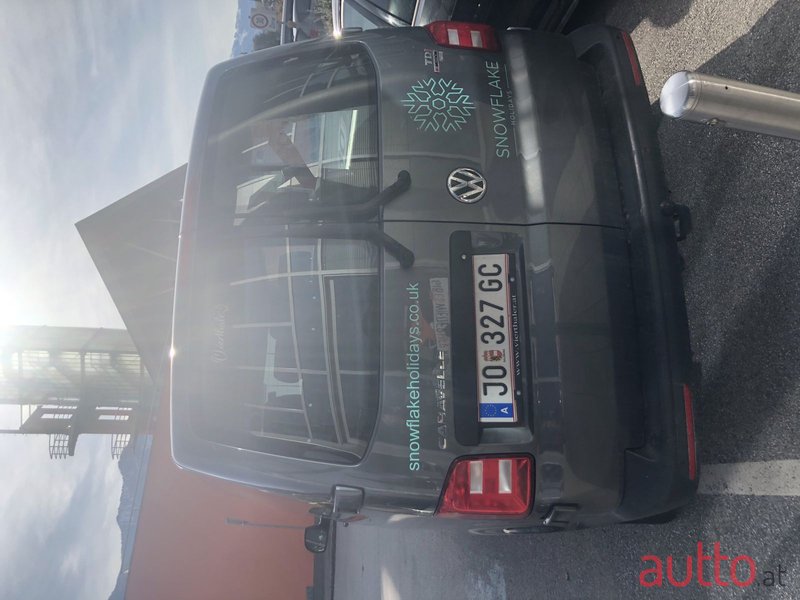 2015' Volkswagen Caravelle photo #1