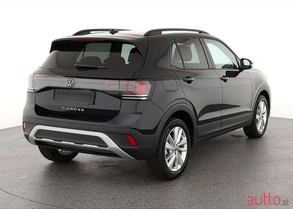 2024' Volkswagen T-Cross photo #2