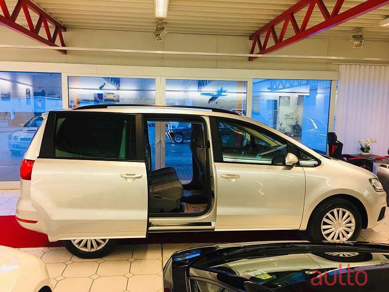 2015' SEAT Alhambra photo #4