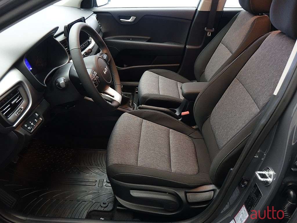 2022' Kia Stonic photo #4