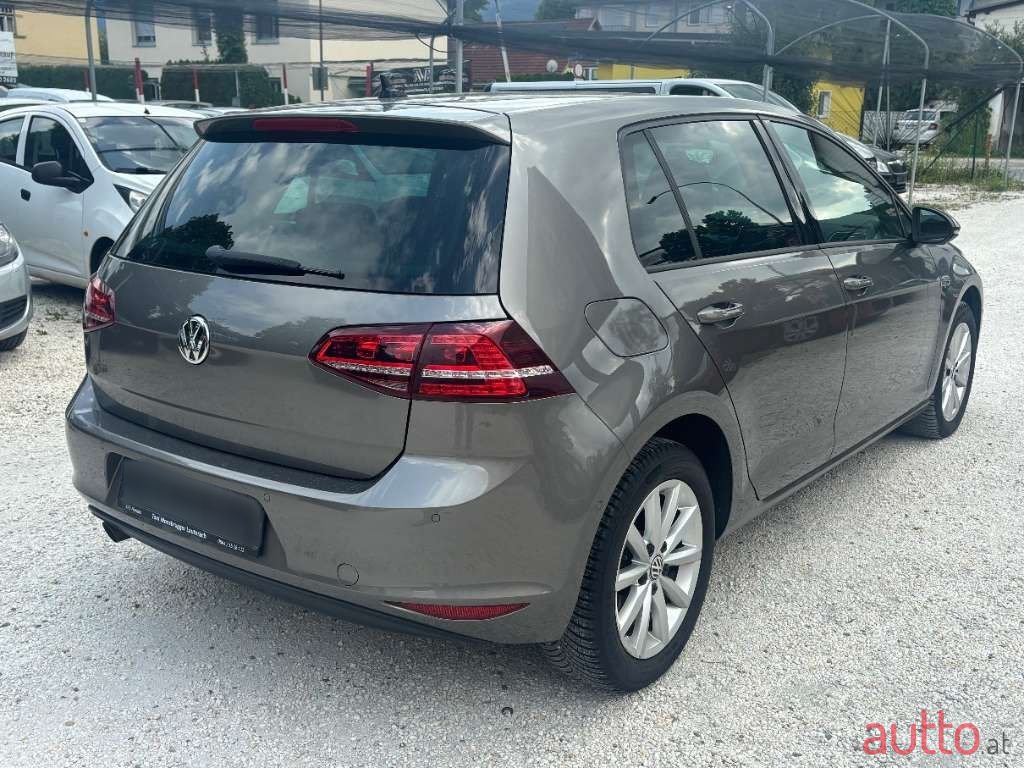 2015' Volkswagen Golf photo #4