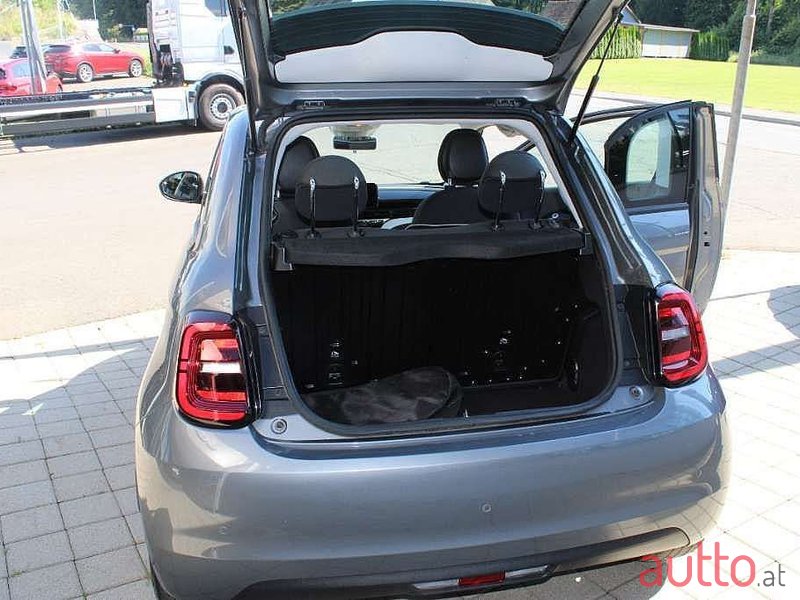 2021' Fiat 500e photo #5