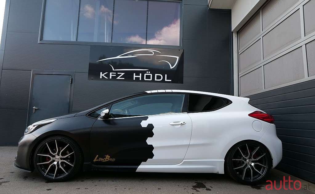 2013' Kia Proceed photo #4