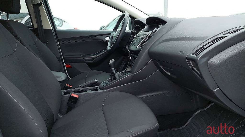 2018' Ford Focus photo #6