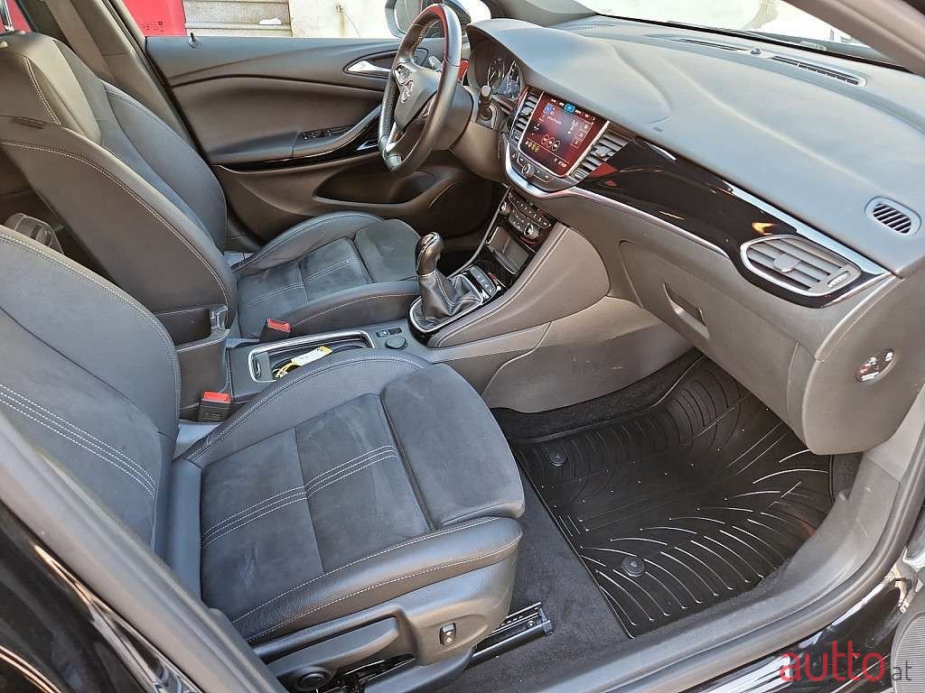 2019' Opel Astra photo #5