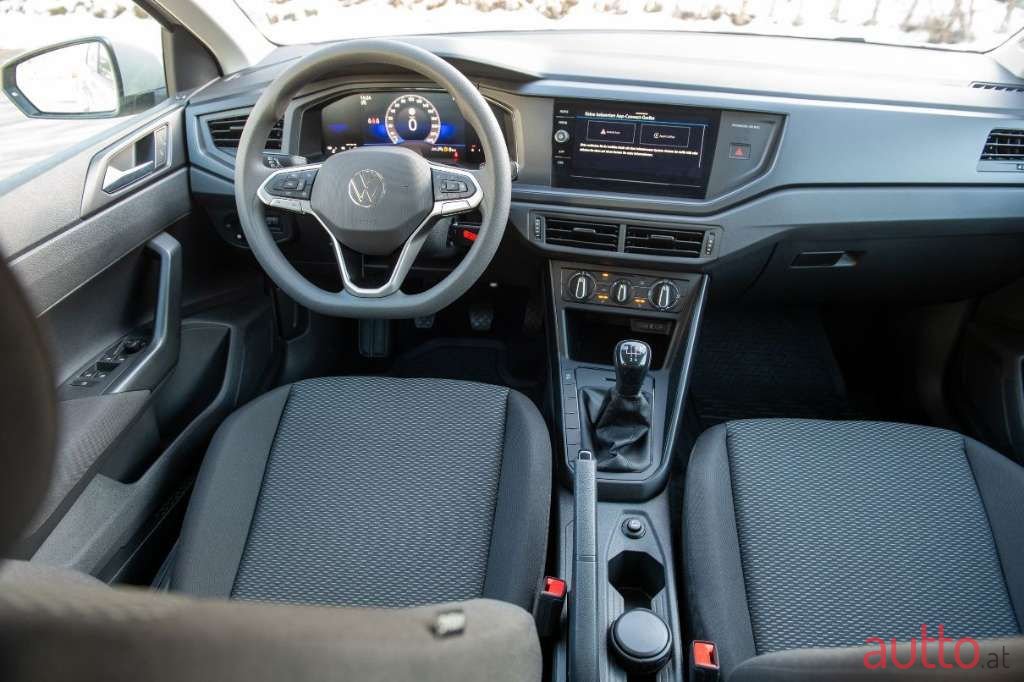 2024' Volkswagen Polo photo #6