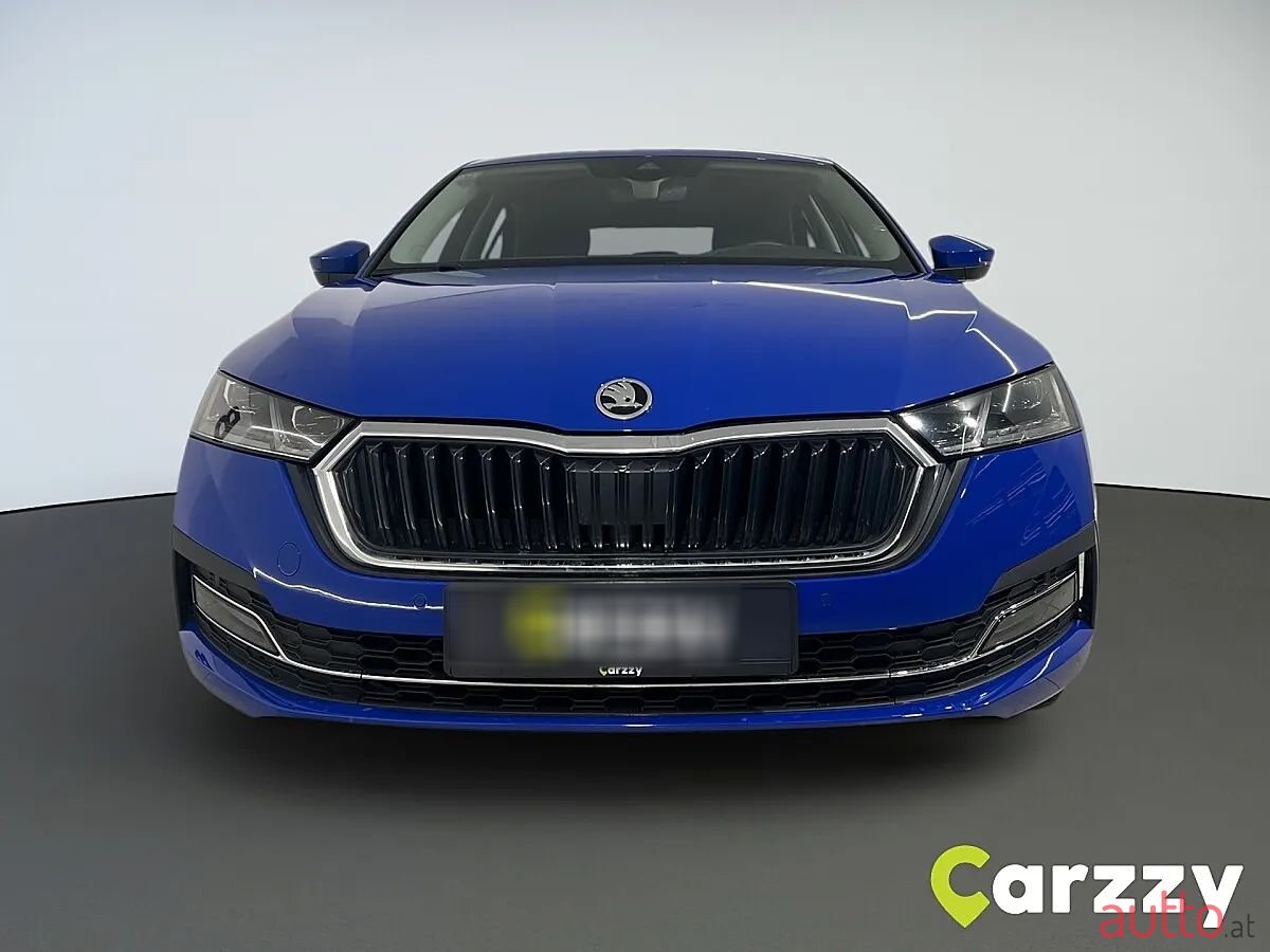 2023' Skoda Octavia photo #2