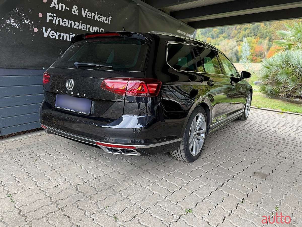 2020' Volkswagen Passat photo #4