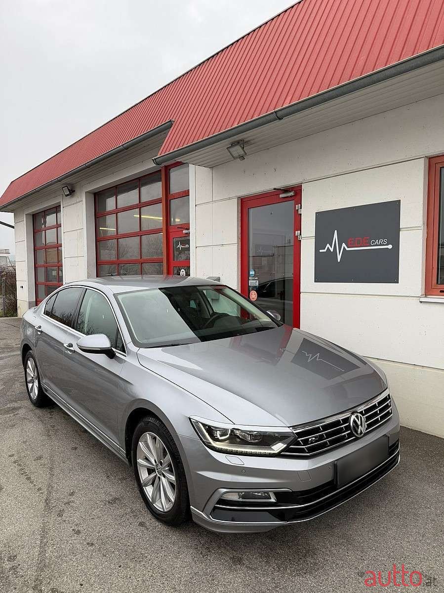 2020' Volkswagen Passat photo #1
