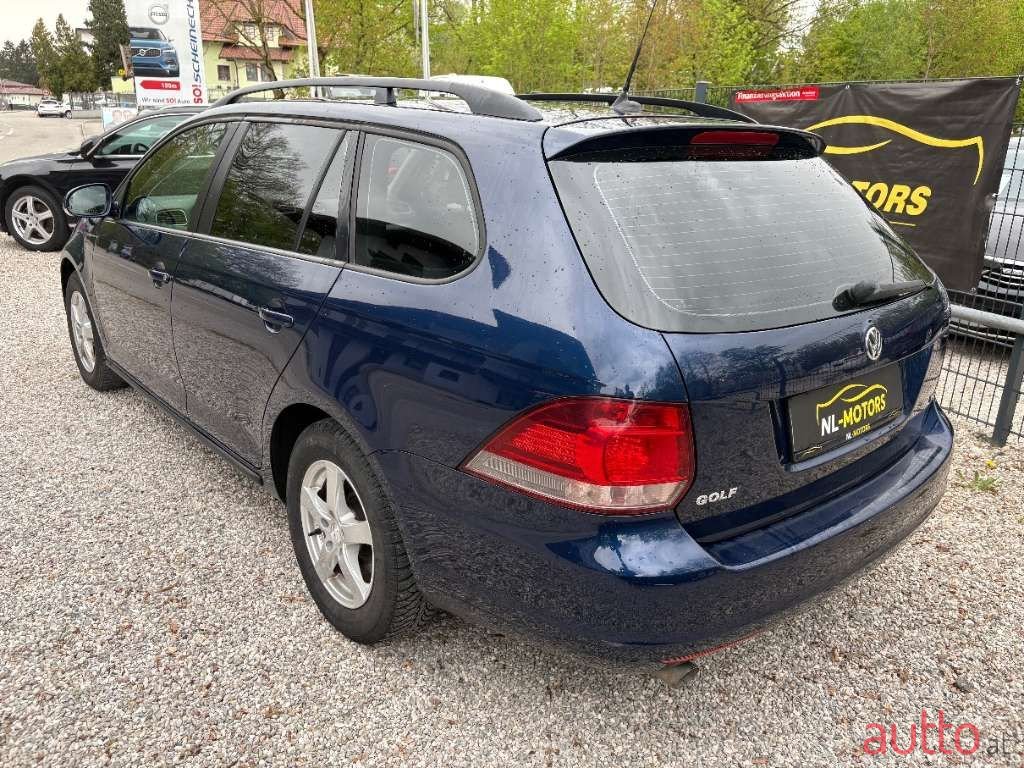 2011' Volkswagen Golf photo #6