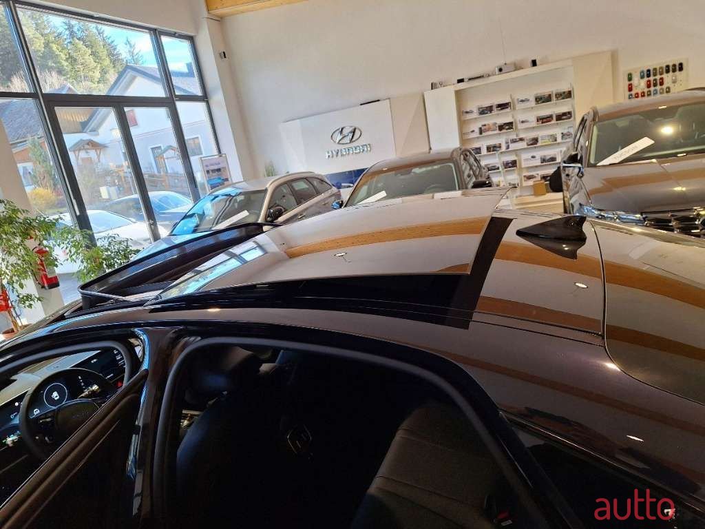 2023' Hyundai Ioniq 6 photo #6