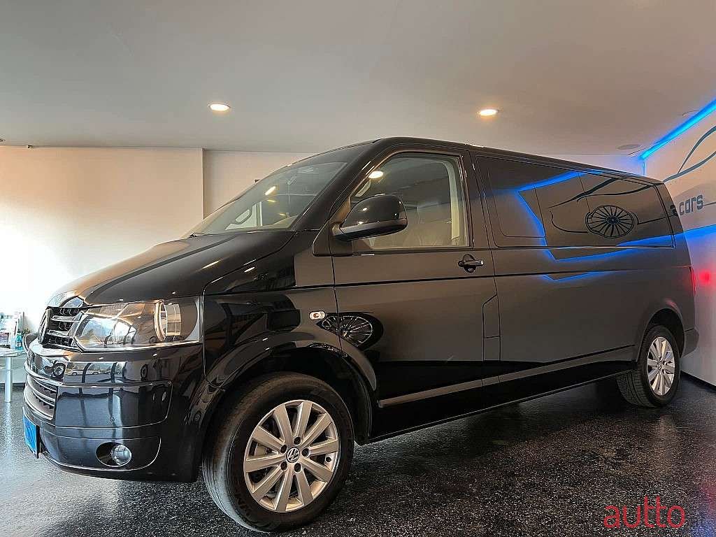 2010' Volkswagen Multivan photo #6