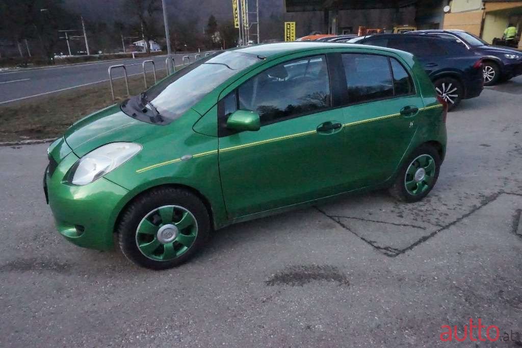 2008' Toyota Yaris photo #3