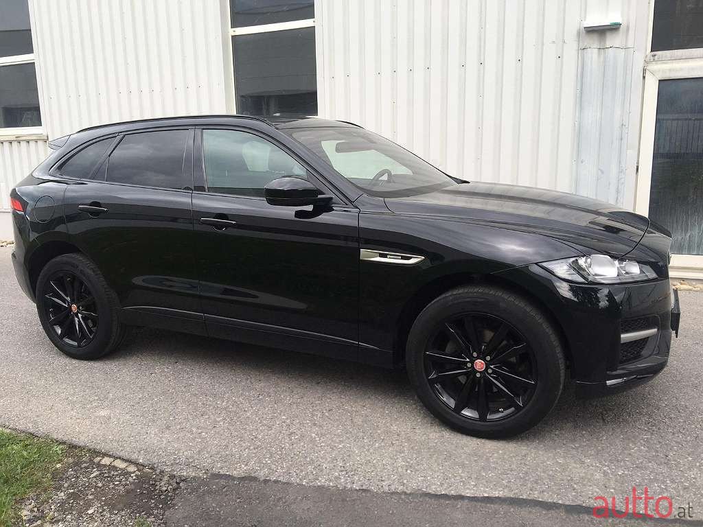 2018' Jaguar F-Pace photo #4