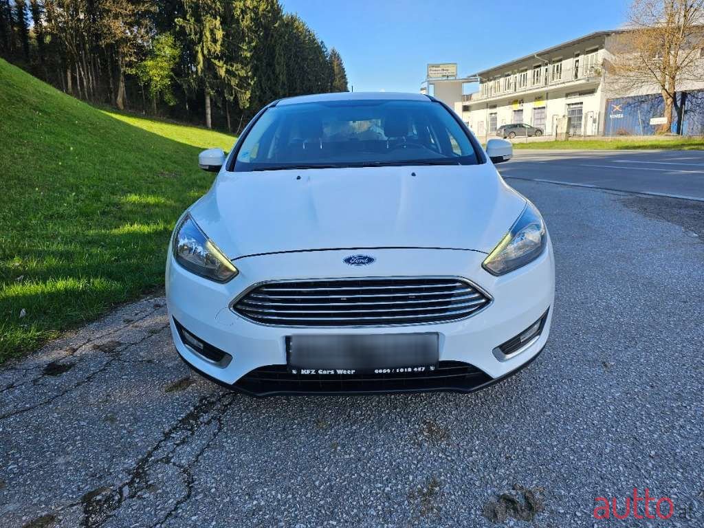 2017' Ford Focus photo #4