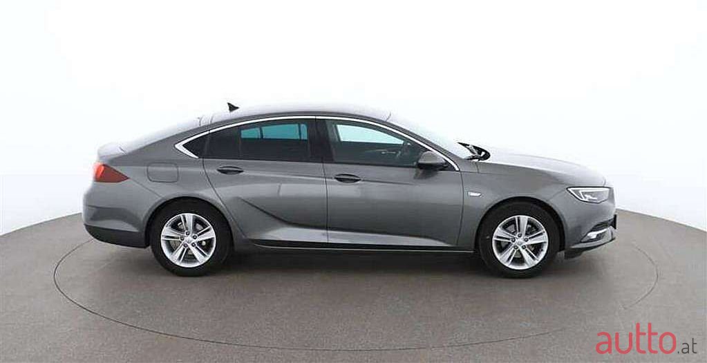 2018' Opel Insignia photo #2
