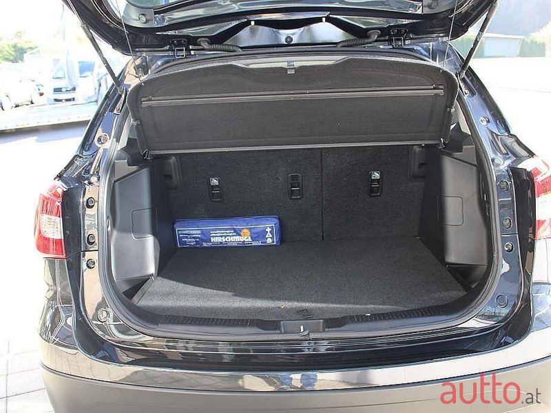 2019' Suzuki SX4 photo #5
