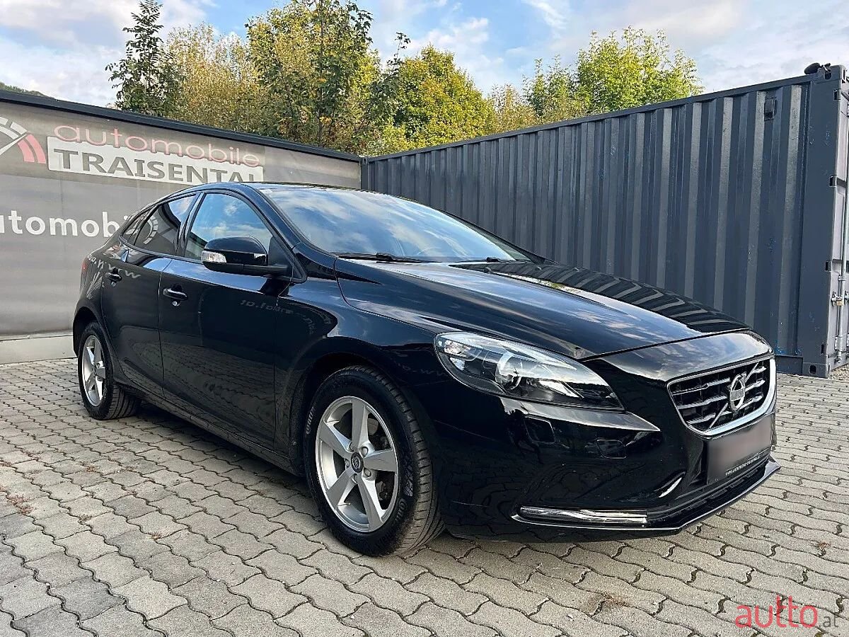 2016' Volvo V40 photo #3